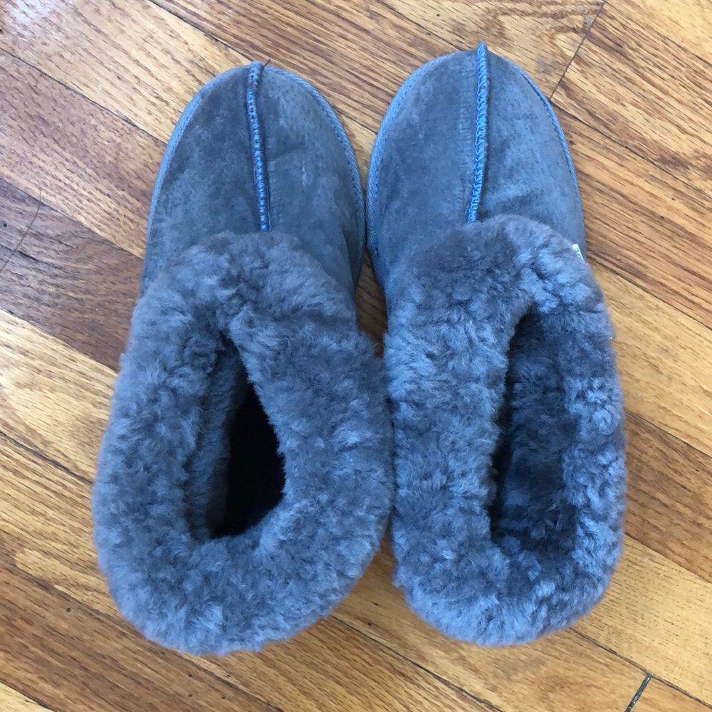 Sheepskin slippers/boots in grey color, size 8